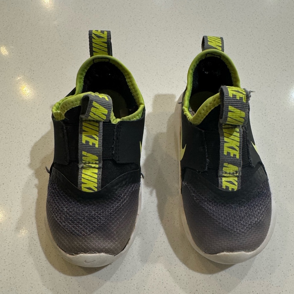 Nike Kids Flex Runner size 7